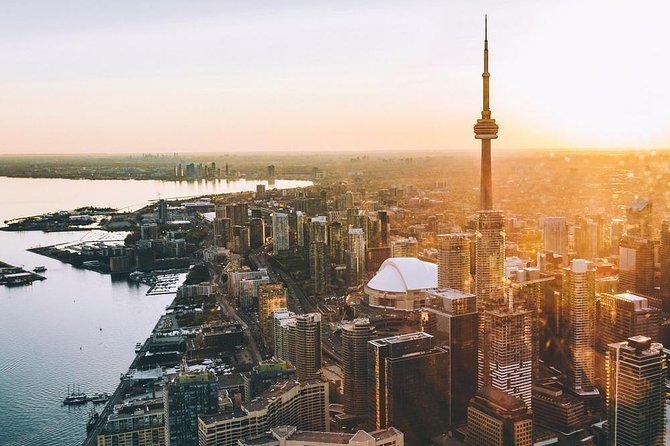 20 km Helicopter Tour over Toronto - The waterfront and Toronto’s shape