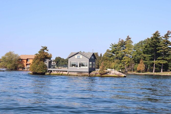 3 Day and 2 Night Tour: Toronto, 1000 Islands, and Niagara Falls - Day three: the CN Tower, downtown Toronto, and the Big Apple