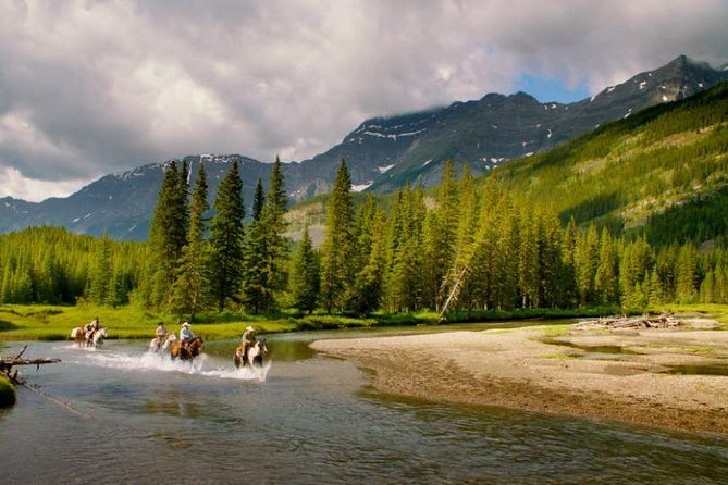 3-Day Glacial Tour package, Columbia Icefield, Jasper, LakeLouise - Day three: Lake Louise, Moraine Lake, and Yoho