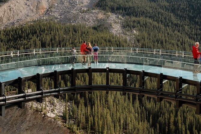 4-Day Authentic Jasper and Columbia Icefield Tour Package - Day four: Jasper waterfalls, Peyto Lake, and Yoho
