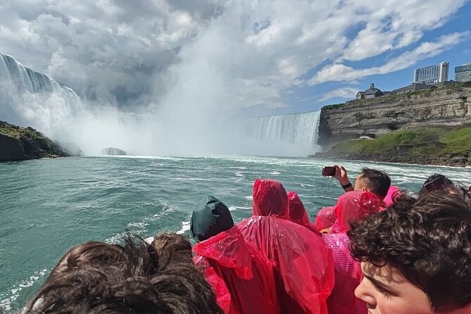 4hr Niagara Falls Canada Tour includes the Boat and tunnels - Pickup, group size, and the clock