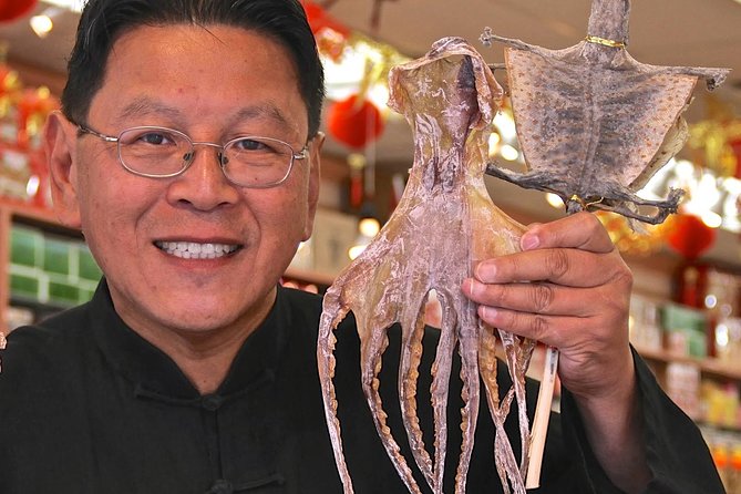 A Wok Around Chinatown: Culinary and Cultural Walking Tour Led by a Chef - Starting with quiet at Dr. Sun Yat-Sen Classical Chinese Garden