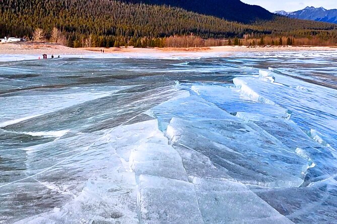 Abraham IceBubble, Peyto, Bow Lake with Snowshoeing& Icewalk - Winter clothing and safety advice
