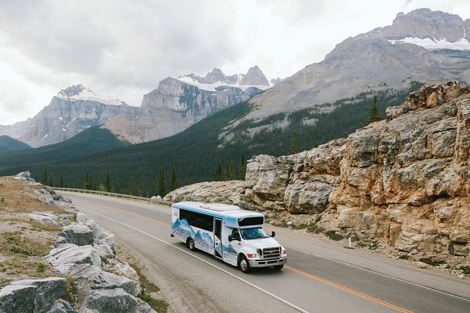 Alberta Transfer: Banff, Jasper, Lake Louise, Calgary - Calgary to Banff: the easiest use of the service