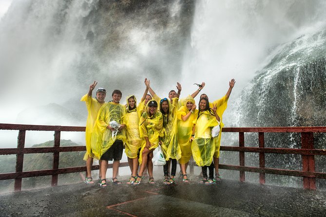 All Inclusive Best Tour Ever Niagara Falls Canada Tour - Starting at Niagara Falls and getting your bearings
