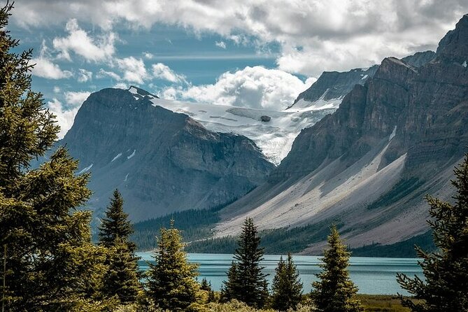 Along Icefields Parkway: Peyto Lake, Bow Lake & Columbia Icefield - Crowfoot Glacier is your first mountain stop