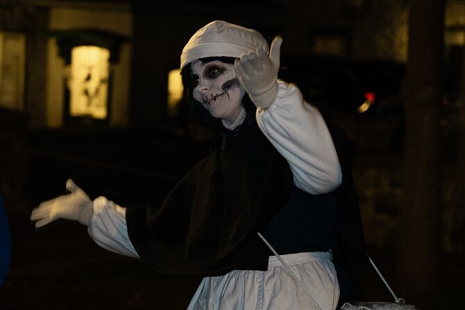Animated Crime Walking Tour in Old Quebec - Costumes, character, and the best guides