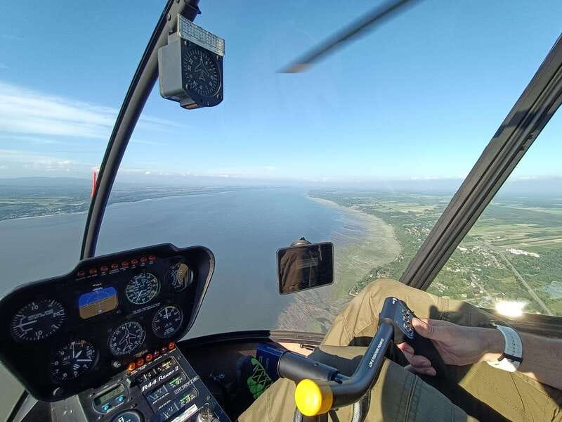Attitude-Helicopter: Helicopter tour of Quebec City - The pilot commentary and safety setup