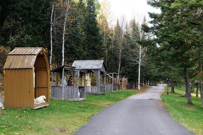 Back Country of the Fjord and the National Park - Saint-Félix-d’Otis and Rivière-Éternité from the minibus