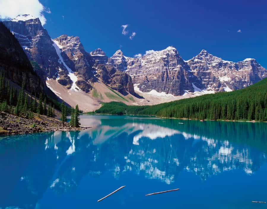 Banff/Calgary:Lake Louise,Moraine Lake,Emerald Lake Day Tour - Lunch in Lake Louise Village keeps the day practical