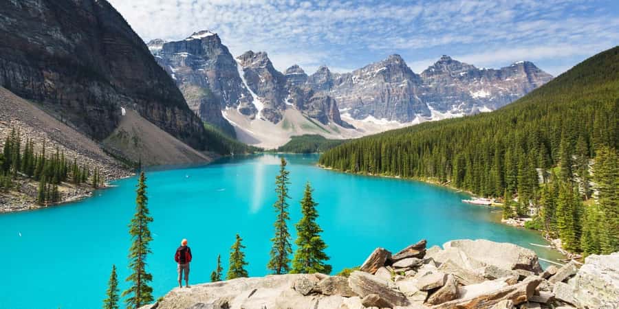 Banff/Calgary:Lake Louise,Moraine Lake,Emerald Lake Day Tour - Lake Louise gives you the first major view