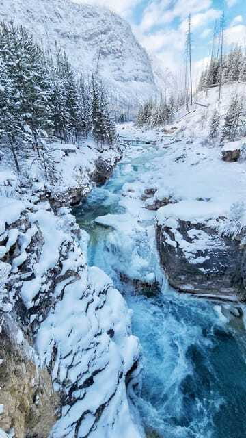 Banff & Canmore: Lake Louise & Marble Canyon - Booking flexibility helps with winter plans