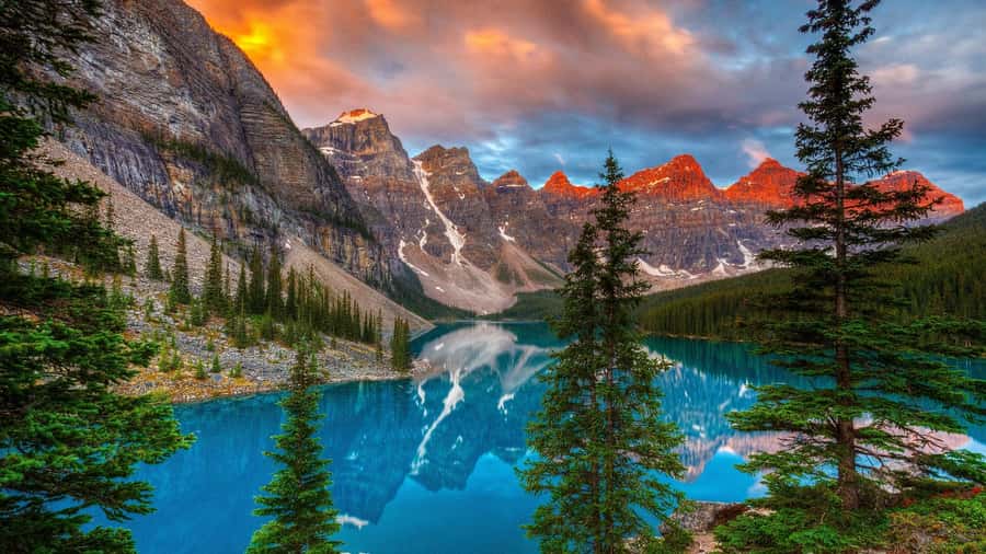 Banff/Canmore: Moraine Lake 1.5h & Lake Louise Half-Day Tour - Why this two-lake trip makes sense