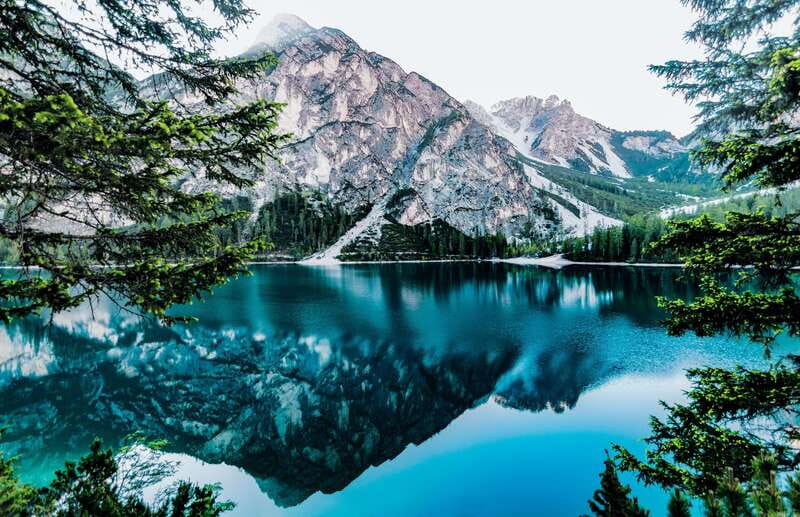 Banff/Canmore: Moraine Lake and Lake Louise 90 Min Each - The short transfer to Moraine Lake
