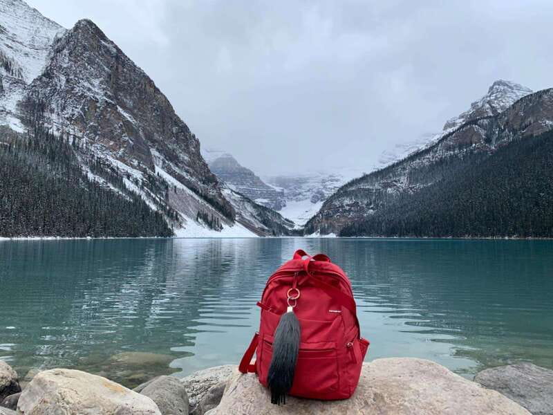 Banff/Canmore: Moraine Lake and Lake Louise 90 Min Each - Lake Louise in a 90-minute stop