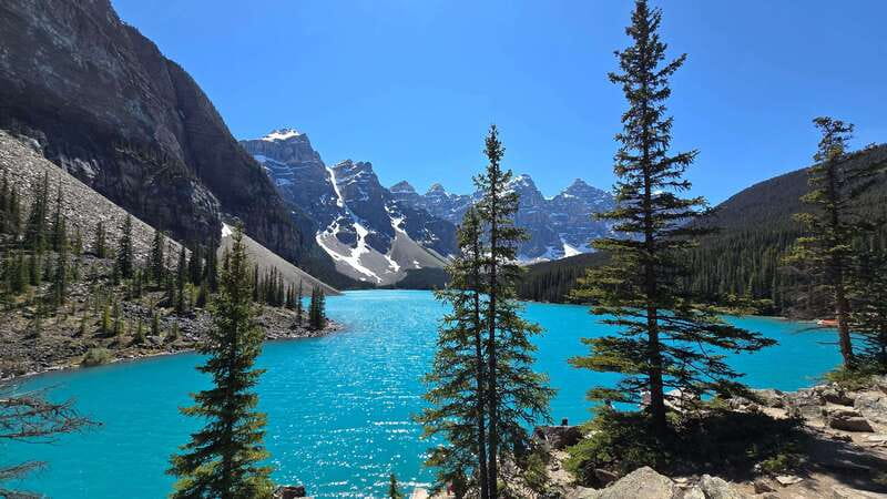Banff/Canmore- Moraine Lake & Louise-Morning or Sunset Tour - Moraine Lake: the tour’s big first impression