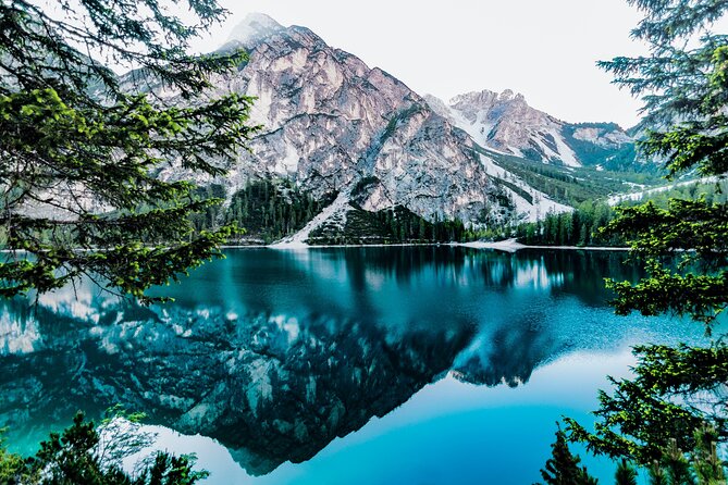 Banff/Canmore Shuttle to Moraine Lake and Lake Louise(1.5h each) - Who will get the most from this trip