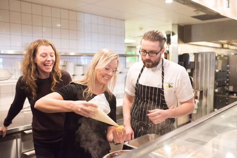 Banff: Castle Food Experience at Banff Springs Hotel - The hands-on chef demonstration