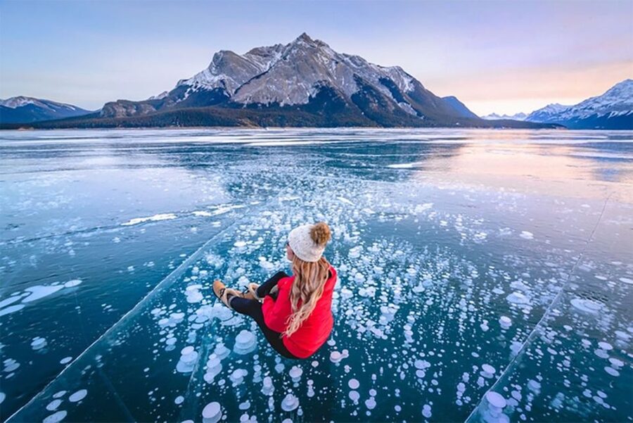 Banff: Icefields Parkway & Abraham Lake Ice Bubbles Tour - Pickup times require careful planning