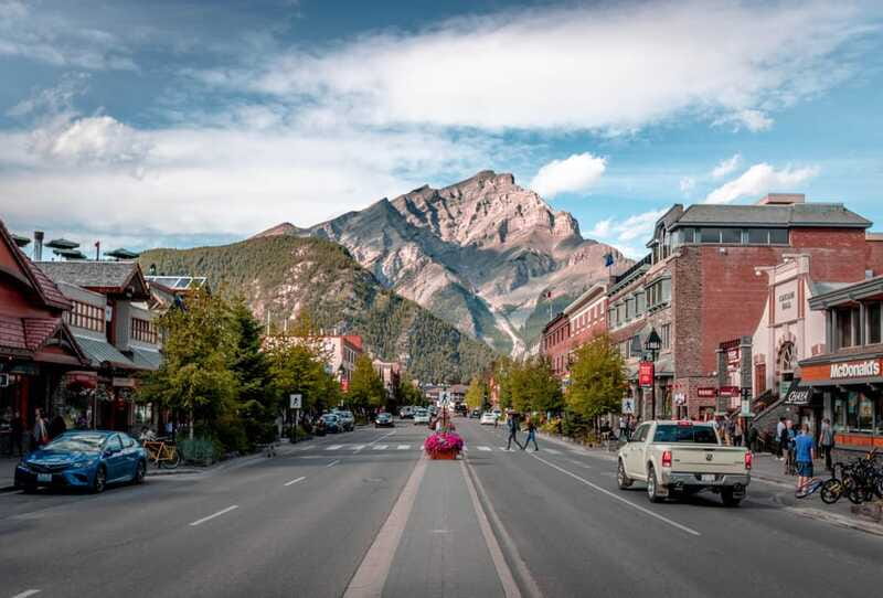 Banff: In-Depth Banff Area & Canyon Day Tour - Surprise Corner and the Fairmont Banff Springs view