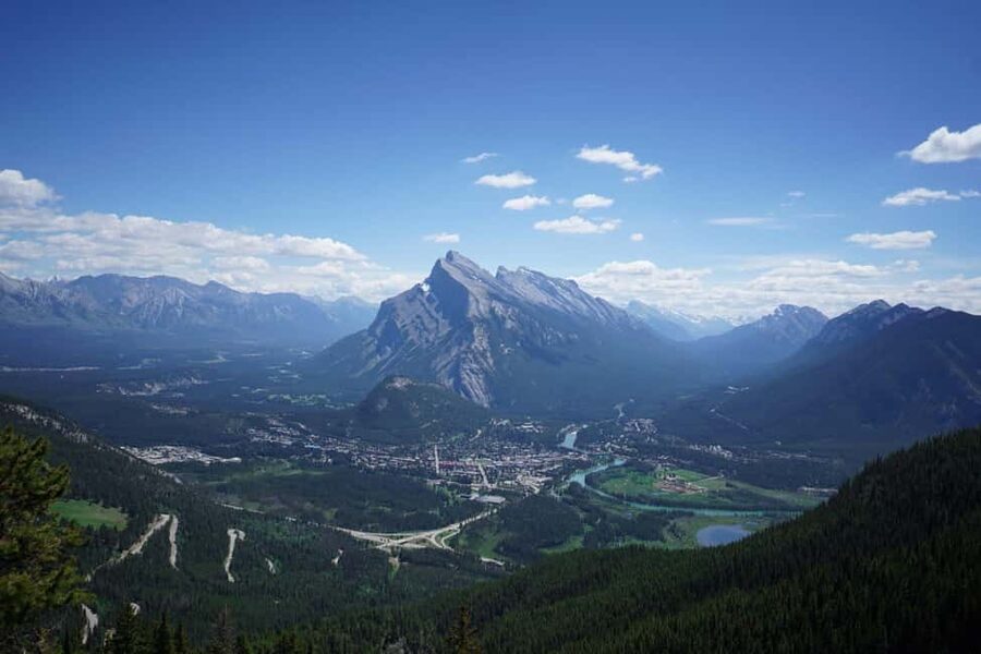 Banff: Lake Louise,Emerald & Johnston Canyon+5More - Seasonal routes and changing mountain access