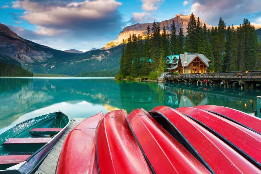 Banff: Lake Louise, Emerald, Moraine Lake & Johnston Canyon - Natural Bridge: a quick stop with a different texture