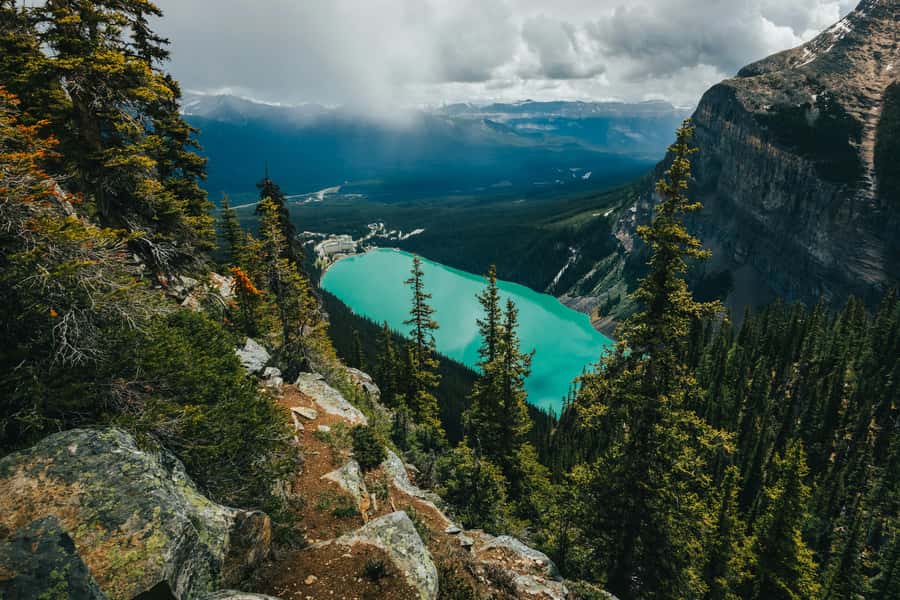 Banff: Lake Louise,Lake Minnewanka,Emerald Lake & Banff Town - Lake Louise, the famous first look