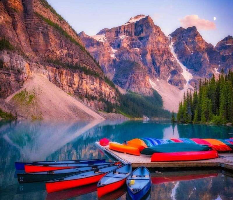 Banff, Lake Louise, Moraine ,Emerald & Johnston Canyon tour - Lake Louise begins the mountain scenery
