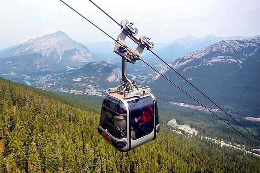Banff:Lake Louise & Moraine Lake 1/2 Day Tour Canoe/Sightsee - Starting near Banff and heading toward the peaks
