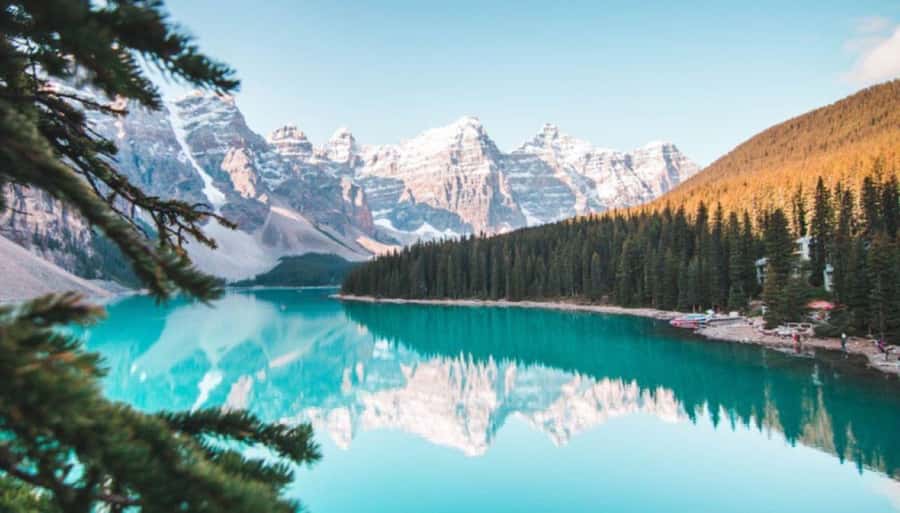Banff: Lake Louise, Moraine Lake, Gondola, Cave & Basin Tour - Eighty minutes in Banff town