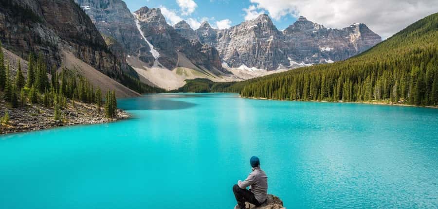 Banff: Lake Louise & Moraine Lake Half Day Tour - Lake Louise: one hour beside a famous blue-green lake