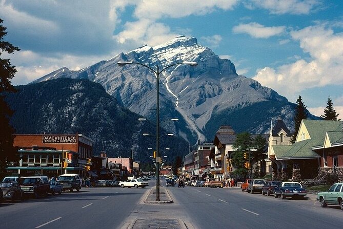 Banff, Lake Louise & Yoho National Parks 2-Day Tour - Emerald Lake and Natural Bridge in Yoho National Park