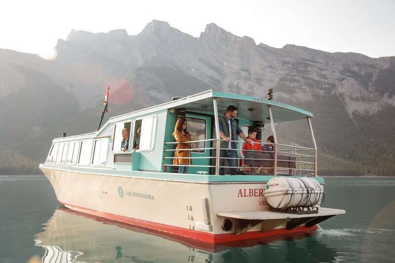 Banff: Lake Minnewanka Cruise - The quiet moment in the middle of the lake