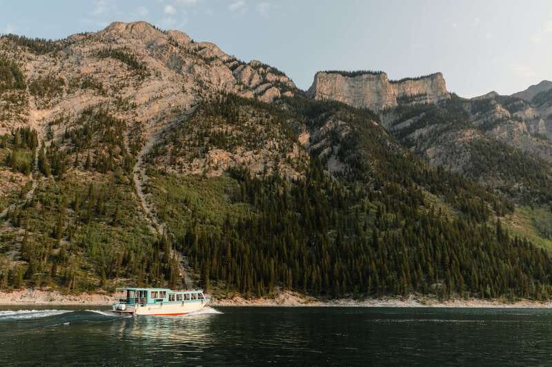 Banff: Lake Minnewanka Cruise - What the one-hour route can and cannot do