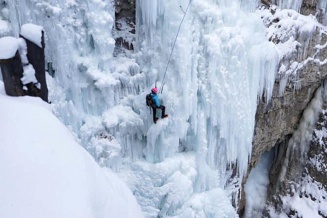 Banff Lakes and Canyon Adventure - Guide service and group feel