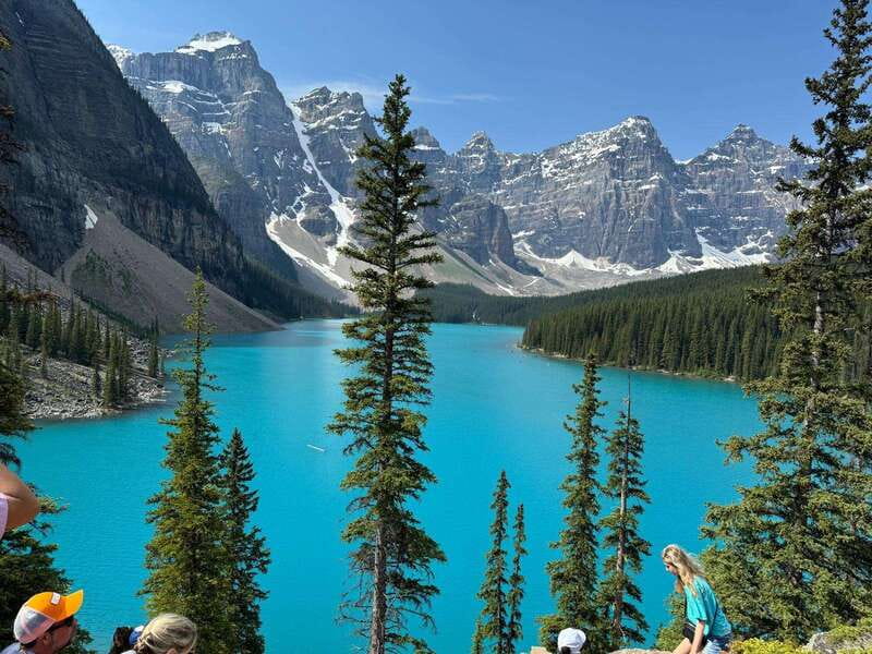 Banff. Moraine, Lake Louise ,Emerald & Johnston Canyon tour - Emerald Lake: a quieter first major stop