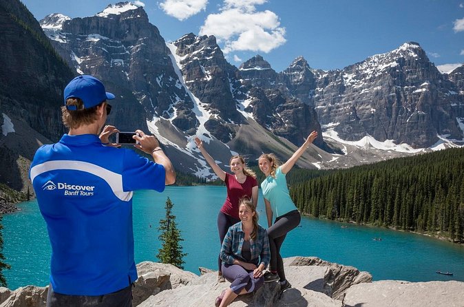 Banff National Park Tour with Lake Louise and Moraine Lake - Seasonal access changes the whole itinerary