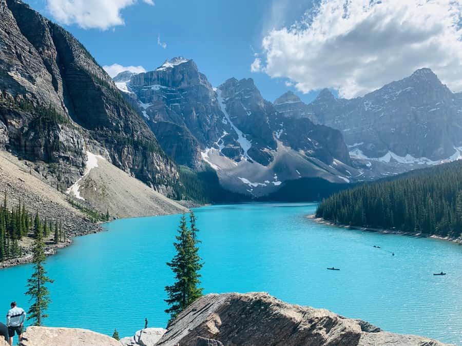Banff Town: Lake Louise Moraine, Glacier, Peyto & Bow Lake - A realistic look at the transport and group size