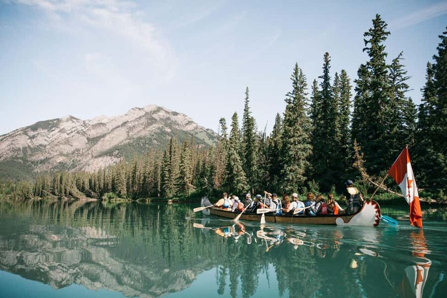 Banff: Wildlife on the Bow River Big Canoe Tour - Guides who make the difference