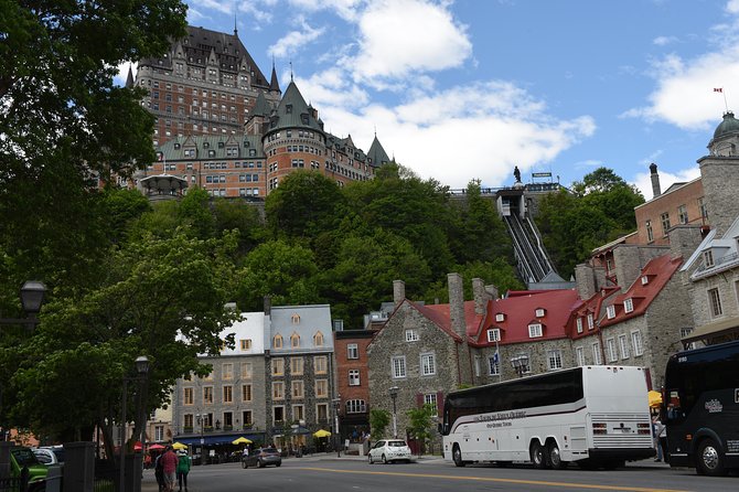 Best of Quebec City: Panoramic Bus Tour with Local Guide - What the guide adds to the ride