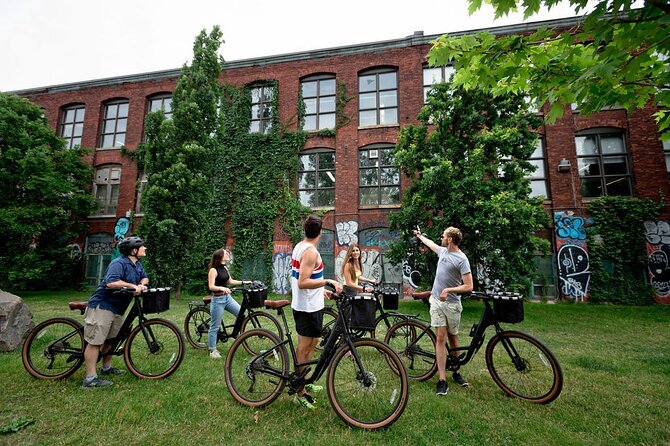 Bike / E-bike tour : Plateau, Mile-End, Jean-Talon Market by Fitz - Why this bike tour works well as a first Montreal outing