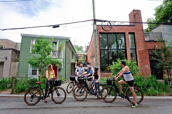 Bike / E-bike tour : Plateau, Mile-End, Jean-Talon Market by Fitz - Jean-Talon Market: the tour’s biggest stop