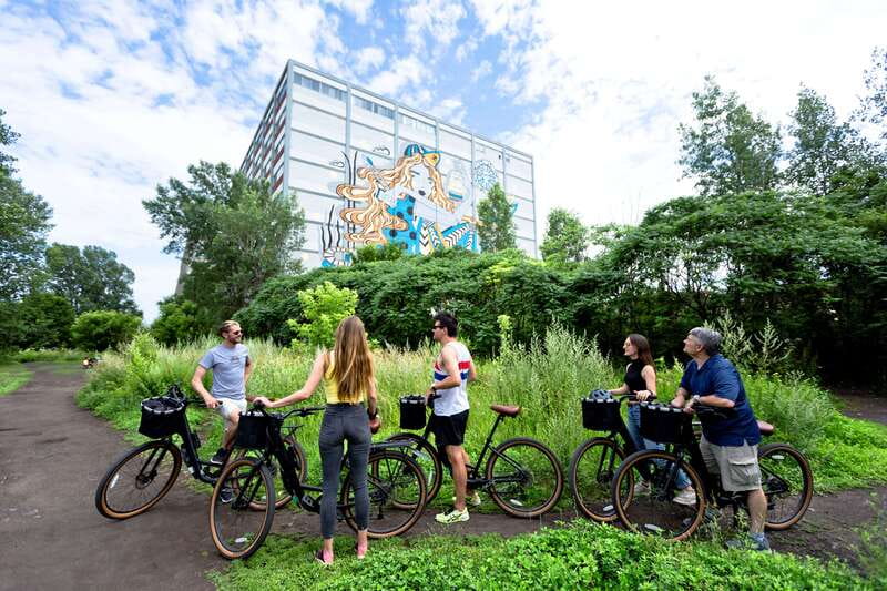 Bike/E-bike tour Plateau,MileEnd, Jean-Talon Market by Fitz - Outremont and Little Italy bring a change of pace