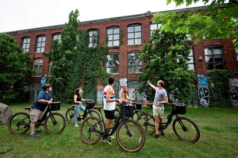 Bike/E-bike tour Plateau,MileEnd, Jean-Talon Market by Fitz - The Plateau by bike paths and green laneways