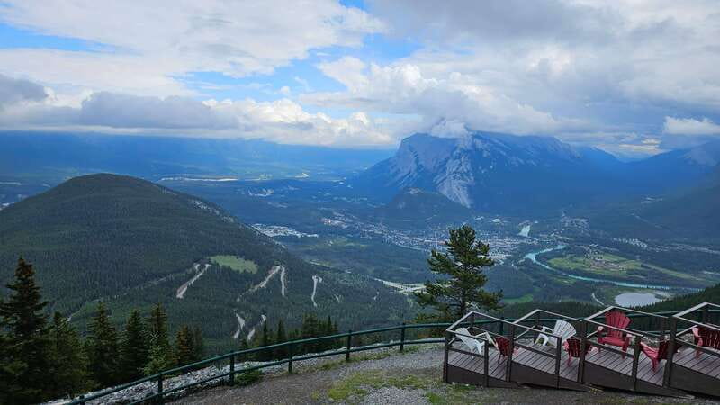 Calgary: 2-Day Banff National Park Highlights Summer Tour - Day two starts with the classic Lake Louise view