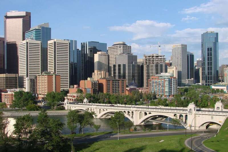 Calgary: 3.5-Hour Bus City Tour with Gasoline Alley Museum - Why this bus tour works well for a first look at Calgary