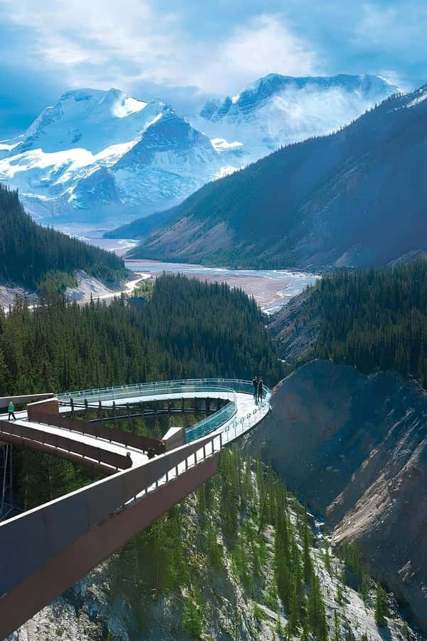 Calgary Banff: Columbia Icefield, Skywalk and Lakes Day Tour - Castle Mountain and Lake Louise: an opening taste