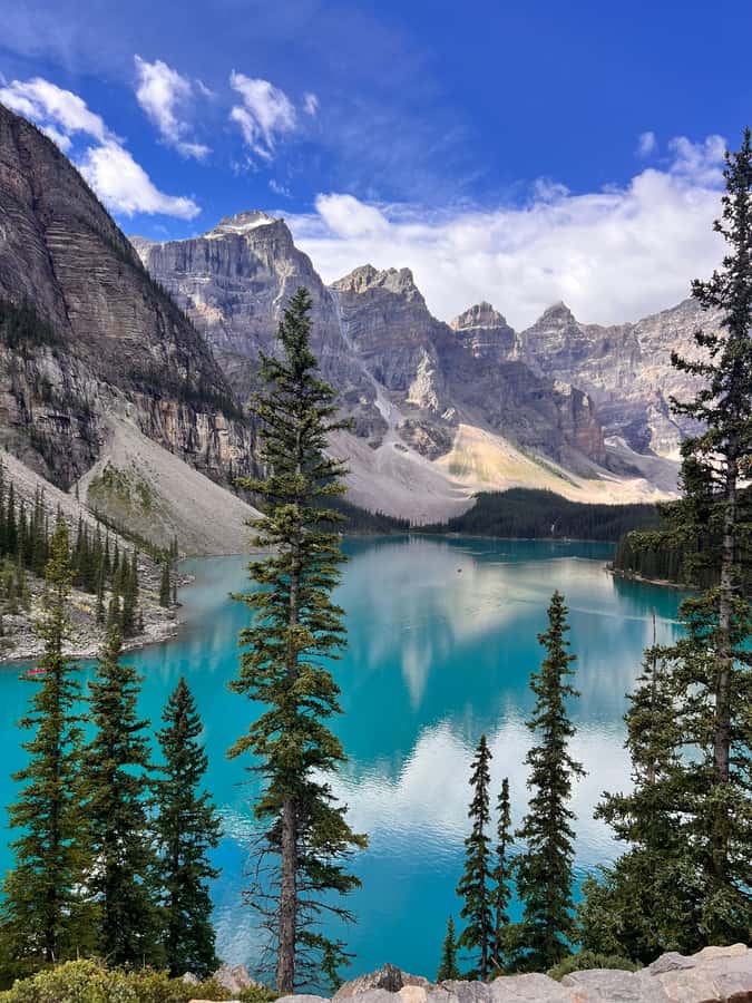 Calgary, Banff: Lake louise , Moraine ,Emerald Lake day Tour - Emerald Lake across the border in British Columbia