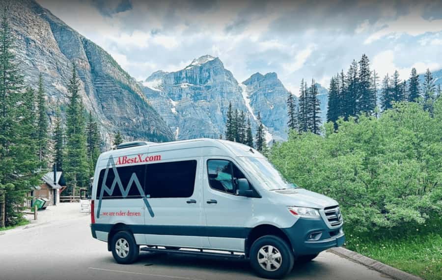 Calgary/Banff: Lake Louise, Moraine & Johnston Canyon Trip - Food, drinks, and what to pack
