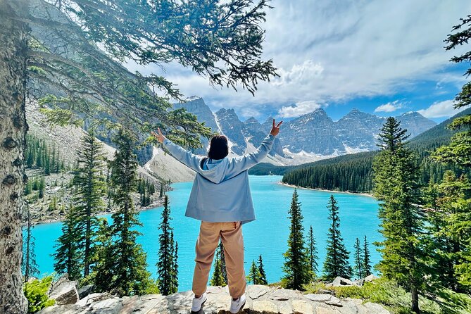 Calgary/Canmore/Banff: Moraine Lake & Lake Louise Return Shuttle - Lake Louise: a wider choice of views and walks